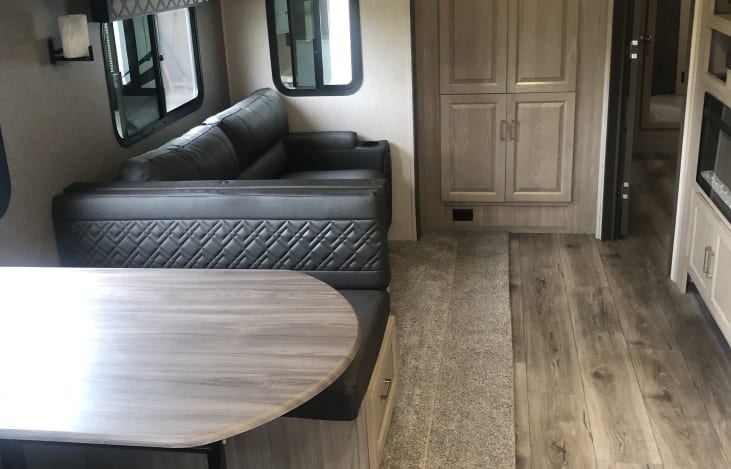 2020 Coachman Freedom Express 38