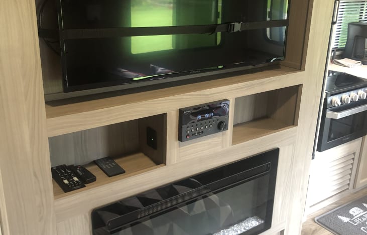 2020 Coachman Freedom Express 38