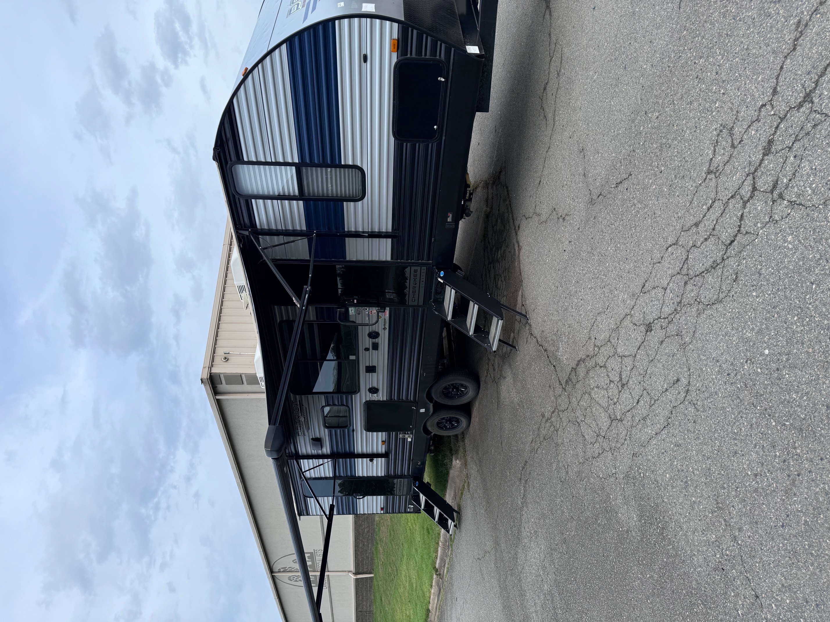 2022 Cherokee Patriot 2 32