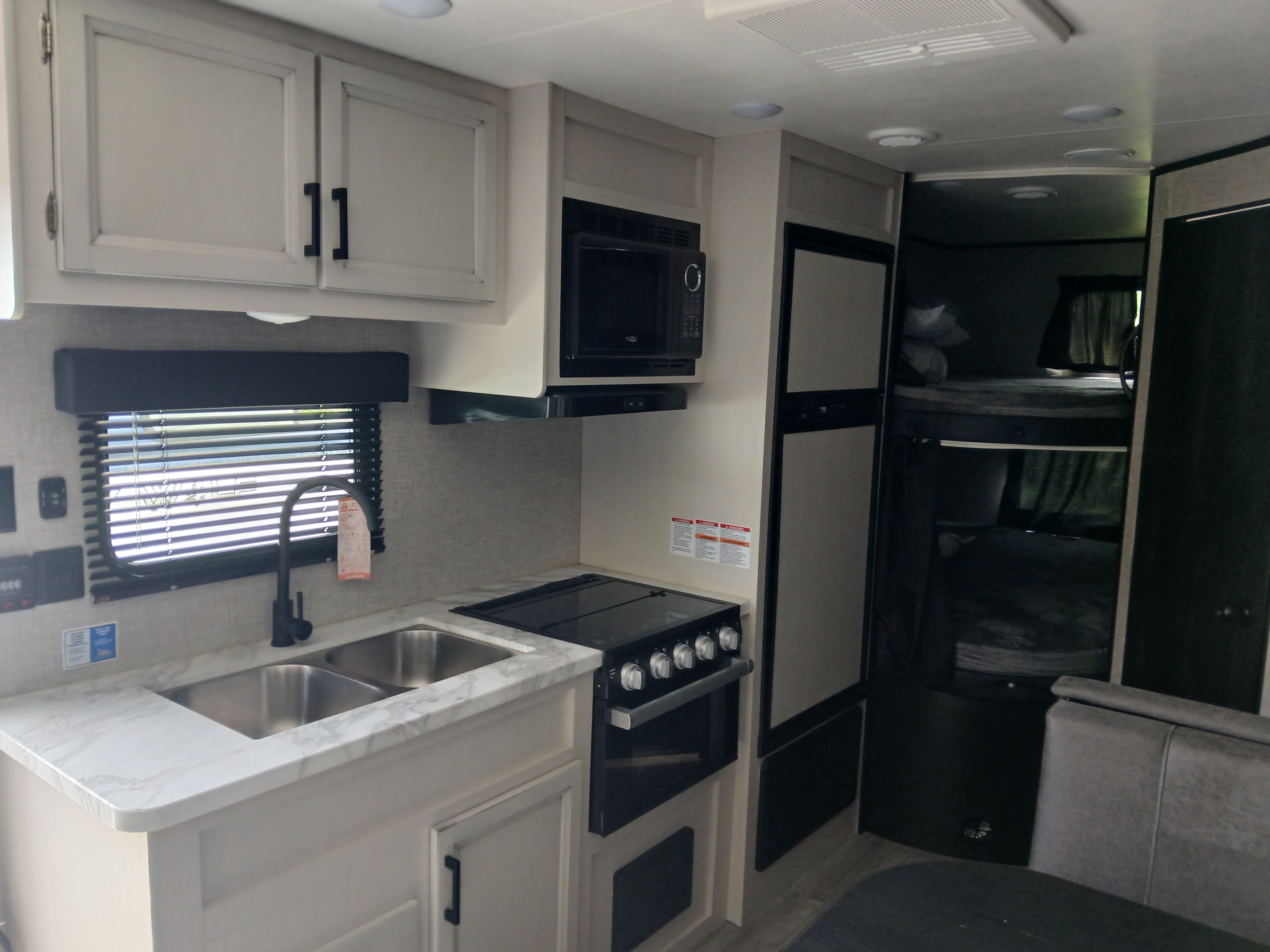 2022 Jayco Jay Flight SLX 23
